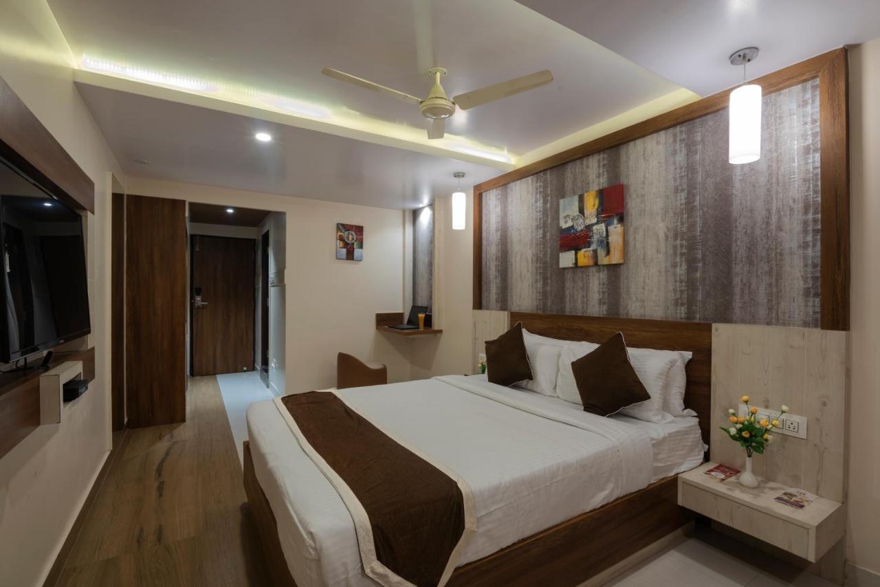 Hotel Monarch International Bangalore Eksteriør bilde