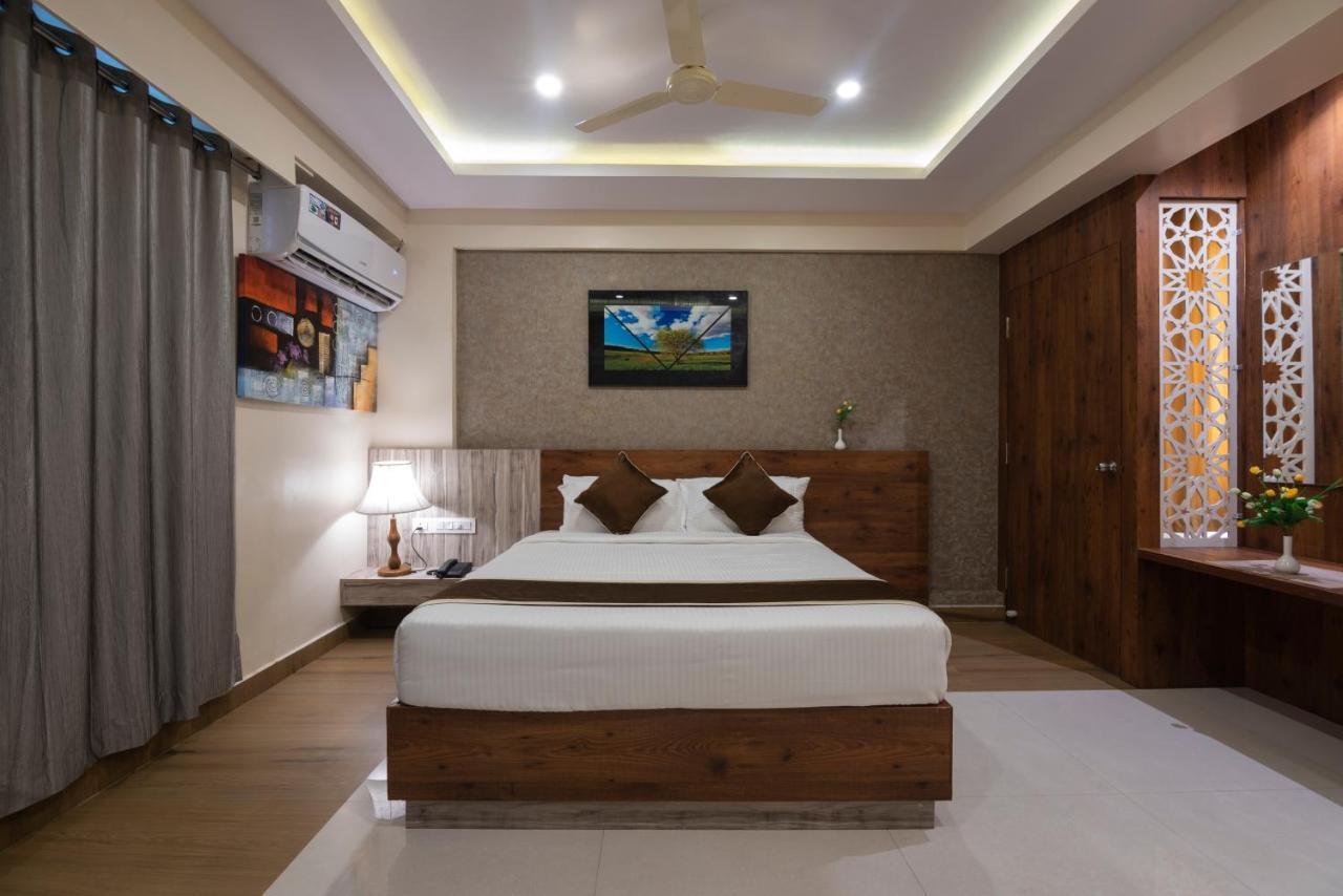 Hotel Monarch International Bangalore Eksteriør bilde